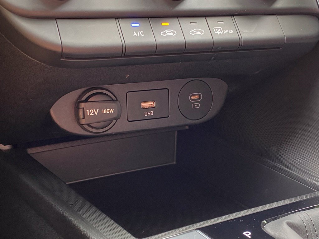 Certified 2025 Hyundai Elantra SE FWD image 20