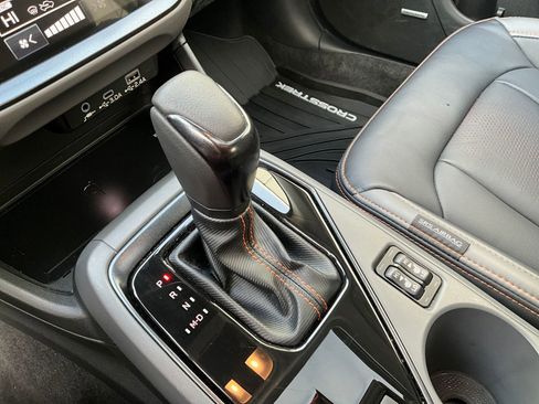 Certified 2025 Subaru Crosstrek 2.5i Limited w/ Crosstrek Mirror Package image 27