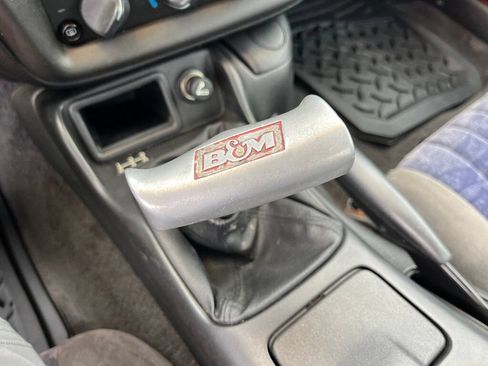 Used 2000 Chevrolet Camaro LT RWD image 23
