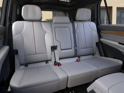 New 2026 Cadillac Vistiq Luxury image 17