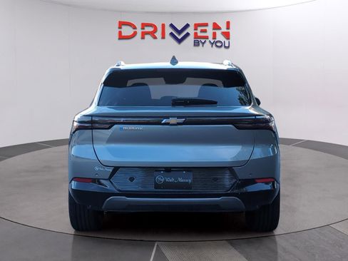 New 2025 Chevrolet Equinox EV LT image 4
