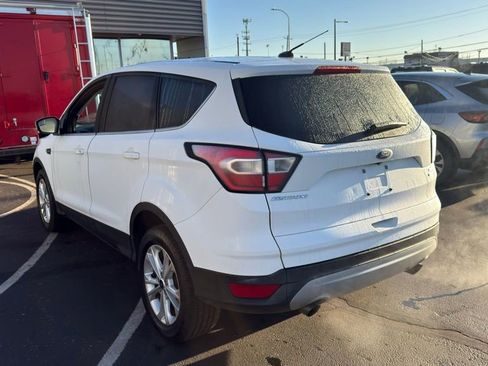 Used 2017 Ford Escape SE image 5
