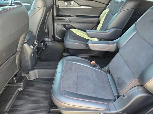 Used 2025 Ford Explorer ST AWD/4WD image 12