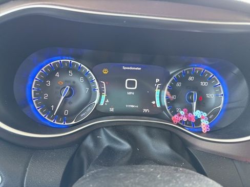Used 2017 Chrysler Pacifica Touring-L Plus image 16