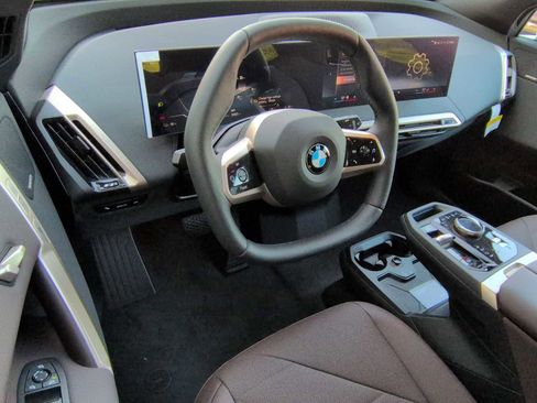New 2026 BMW iX xDrive45 image 10