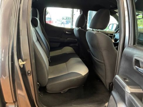 Used 2020 Toyota Tacoma TRD Sport  Medium Bed image 26