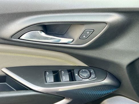 Used 2025 Chevrolet Trax ACTIV w/ Driver Confidence Package image 14