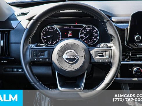 Used 2025 Nissan Pathfinder SV FWD image 33