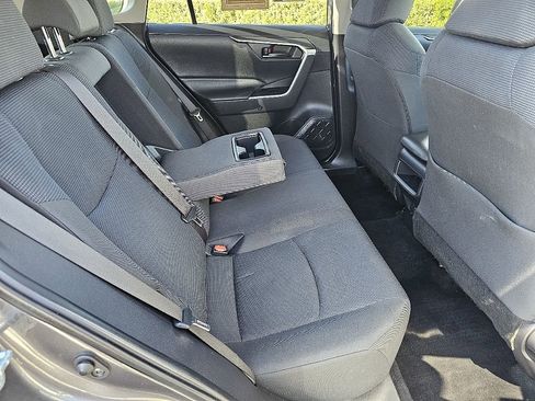Used 2019 Toyota RAV4 LE image 18