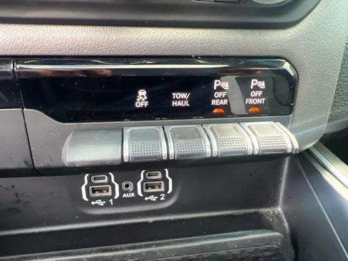 Used 2022 RAM 1500 Laramie w/ Sport Appearance Package AWD/4WD image 13