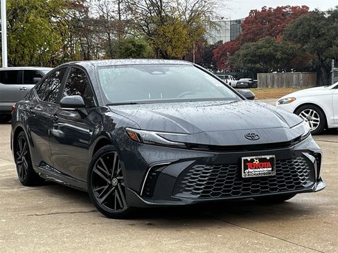 Used 2025 Toyota Camry XSE image 2