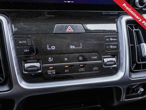Used 2022 Kia Sorento S FWD image 21