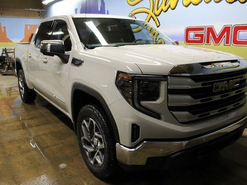 New 2026 GMC Sierra 1500 SLE w/ X31 Off-Road Package image 3