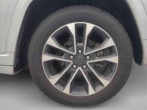 Used 2023 Jeep Grand Cherokee Overland AWD/4WD image 6