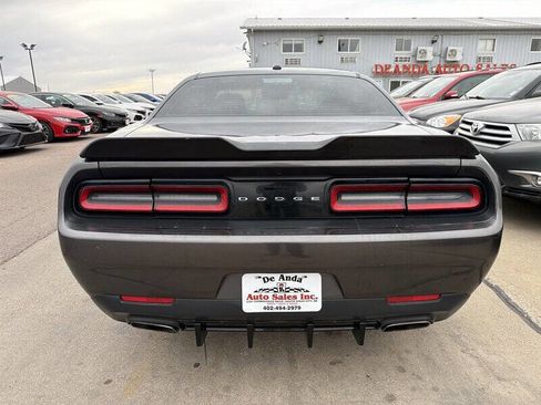 Used 2017 Dodge Challenger SXT image 4