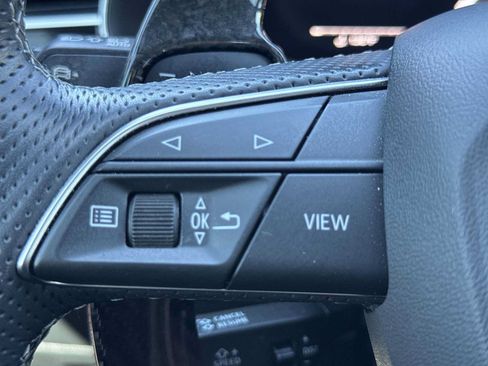 Used 2022 Audi SQ7 Prestige w/ SQ7 Sport Package AWD/4WD image 14