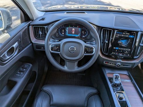Certified 2023 Volvo XC60 B5 Ultimate w/ Climate Package image 17