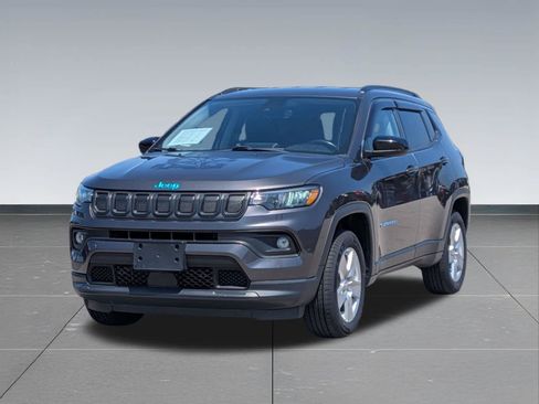 Used 2022 Jeep Compass Latitude w/ Convenience Group AWD/4WD image 9