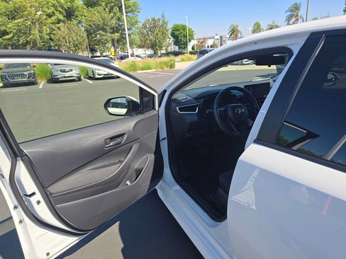 Certified 2025 Toyota Corolla LE FWD image 10