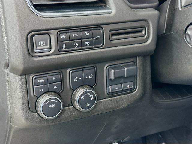 Used 2022 Chevrolet Tahoe Z71 w/ Luxury Package AWD/4WD image 10