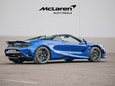 Used 2024 McLaren 750S Spider image 11