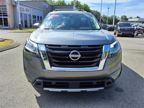 Certified 2024 Nissan Pathfinder SL image 21
