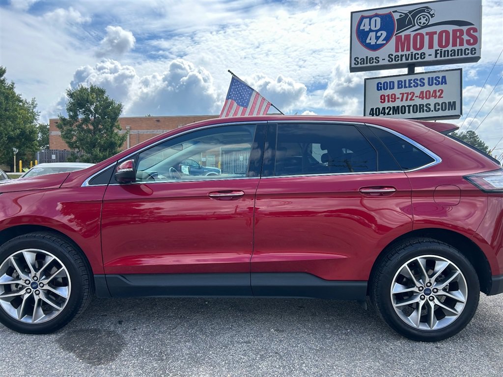 Used 2017 Ford Edge Titanium w/ Equipment Group 301A FWD image 2