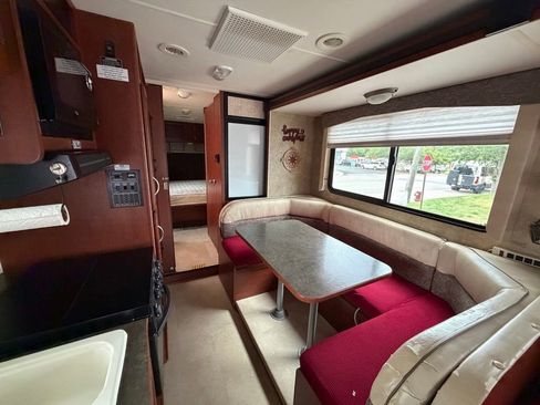 Used 2014 Ford E-450 and Econoline 450 Super Duty w/ Motorhome Prep Package RWD image 41