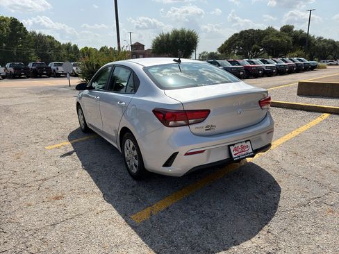 Used 2023 Kia Rio LX FWD image 7
