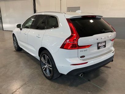 Used 2019 Volvo XC60 T5 Momentum w/ Premium Package