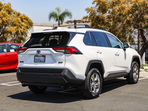 Certified 2023 Toyota RAV4 XLE w/ Convenience Package FWD image 4