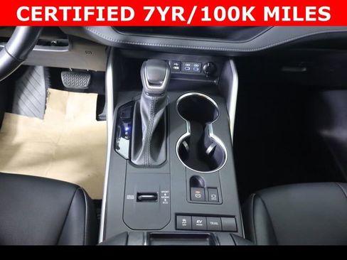 Used 2022 Toyota Highlander XLE image 23