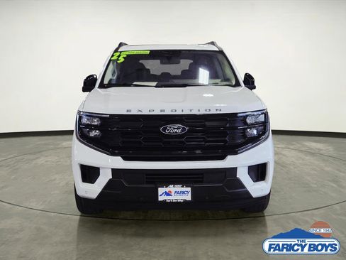 Used 2025 Ford Expedition Active image 8