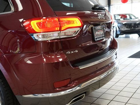 Used 2018 Jeep Grand Cherokee Summit AWD/4WD image 18