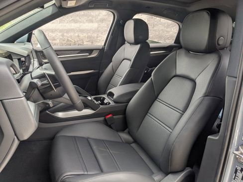 New 2026 Porsche Cayenne E-Hybrid Coupe AWD/4WD image 5