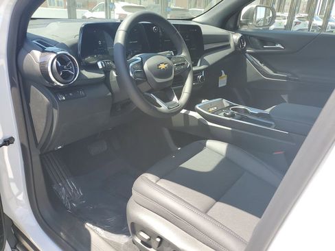 New 2026 Chevrolet Equinox LT w/ Convenience Package II FWD image 19