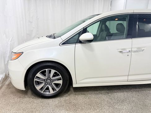 Used 2016 Honda Odyssey Touring Elite image 4