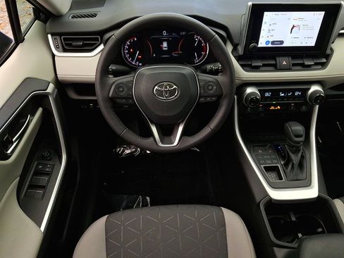 Certified 2023 Toyota RAV4 XLE image 21