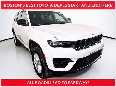 Used 2024 Jeep Grand Cherokee Laredo X image 1