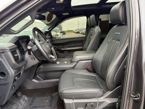 Used 2023 Ford Expedition Platinum AWD/4WD image 5