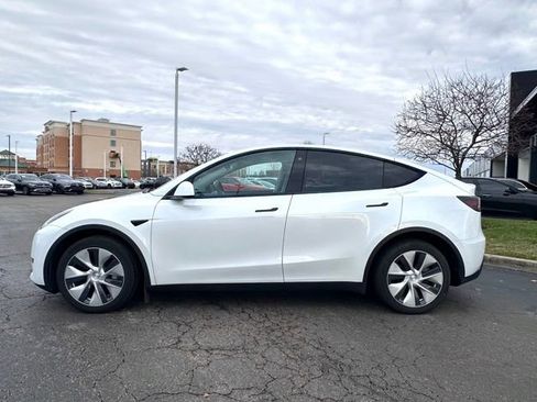 Used 2023 Tesla Model Y Long Range image 6