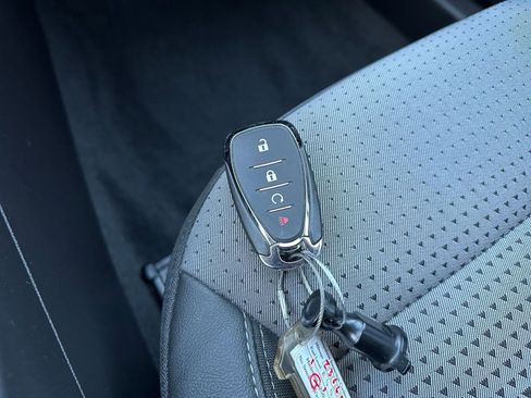 Used 2025 Chevrolet Trax LT image 23