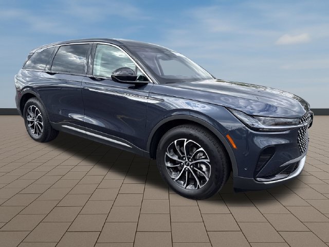 Certified 2024 Lincoln Nautilus Premier AWD/4WD image 10