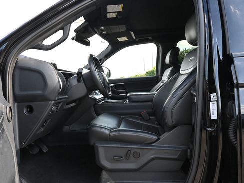 Used 2025 Ford Expedition Max Platinum w/ Stealth Appearance Package AWD/4WD image 18