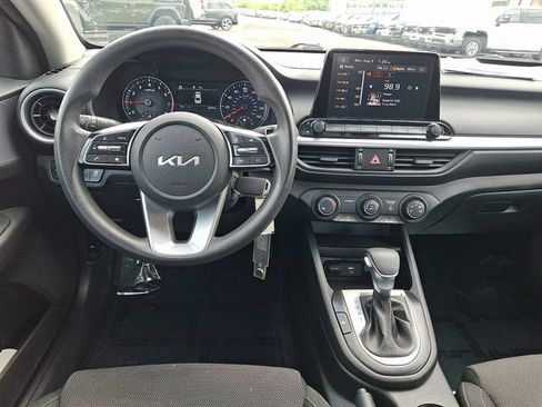 Used 2022 Kia Forte LXS FWD image 11