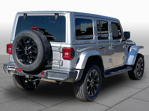 Used 2021 Jeep Wrangler Unlimited Sahara w/ Cold Weather Group AWD/4WD image 11