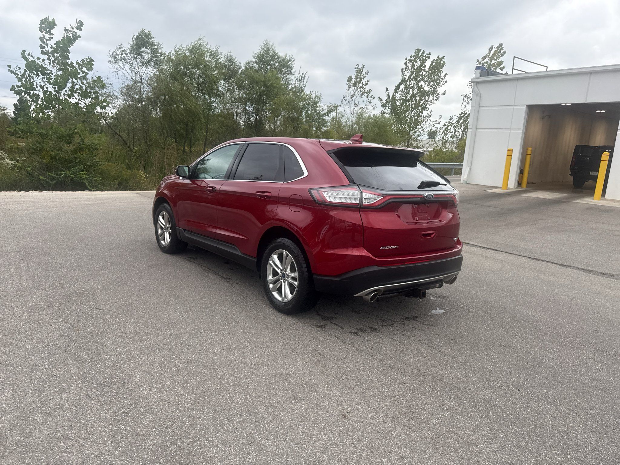 Used 2016 Ford Edge SEL w/ Canadian Touring Package AWD/4WD image 4