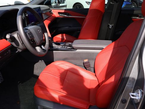 Used 2025 Toyota Camry XSE image 34