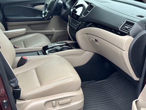 Used 2021 Honda Pilot Touring image 13