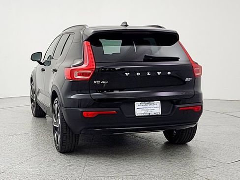 Certified 2025 Volvo XC40 B5 Plus AWD/4WD image 6